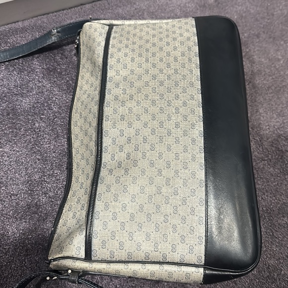 Project bag!!!Gucci Navy shoulder bag… Vintage!  12/2000!  PRICE DROP! - Picture 6 of 17